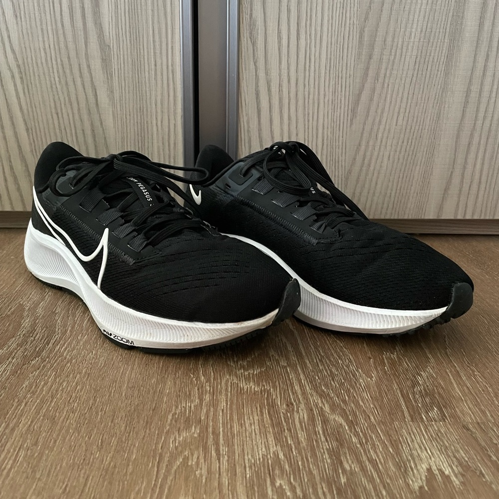 NIKE Air Zoom Pegasus 38, size 7